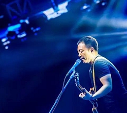 像风一样自由曲谱 B调 吉他谱