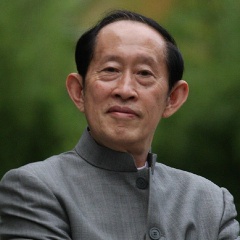 王立群
