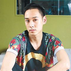 何俊