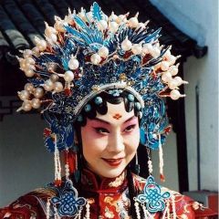 王芳