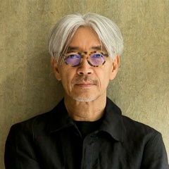 坂本龍一