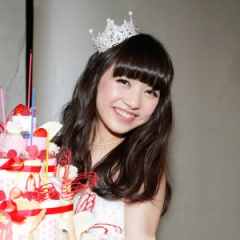 新井ひとみ
