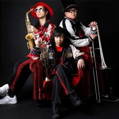FIRE HORNS
