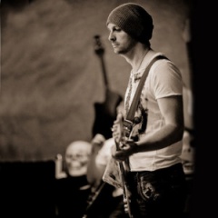 <b>Mark Willott</b>吉他谱