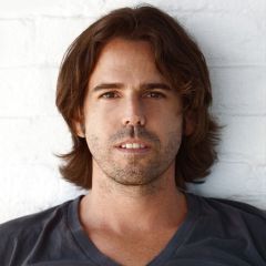 Peter Bradley Adams吉他谱