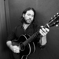 <b>Chuck Ragan</b>吉他谱