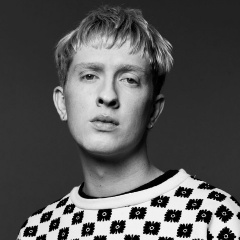 Matthew Young吉他谱