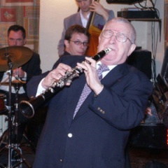 <b>Maxim Saury</b>吉他谱