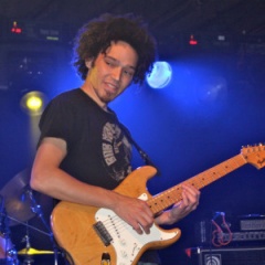 Ian Neville吉他谱