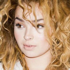 Ella Eyre
