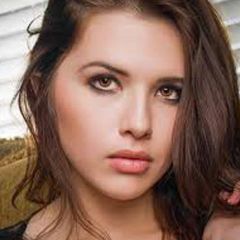 Joleen Belle