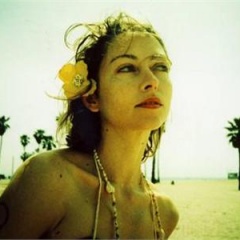 Simone White