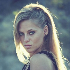 Nora En Pure