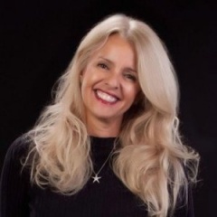 Anna Collins