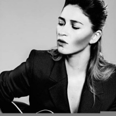 Claire Denamur吉他谱