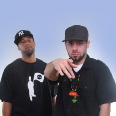 <b>The Away Team</b>吉他谱