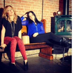 Molly and Rosana吉他谱