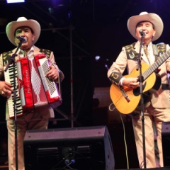 Los Hermanos Bustos吉他谱