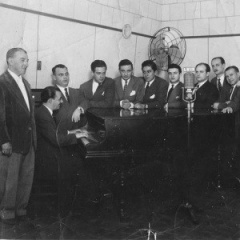 Ricardo Tanturi y su Orquesta Típica Los Indios吉他谱